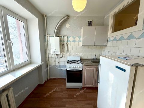 1-komnatnaya-ul-surikova-d-14 фото