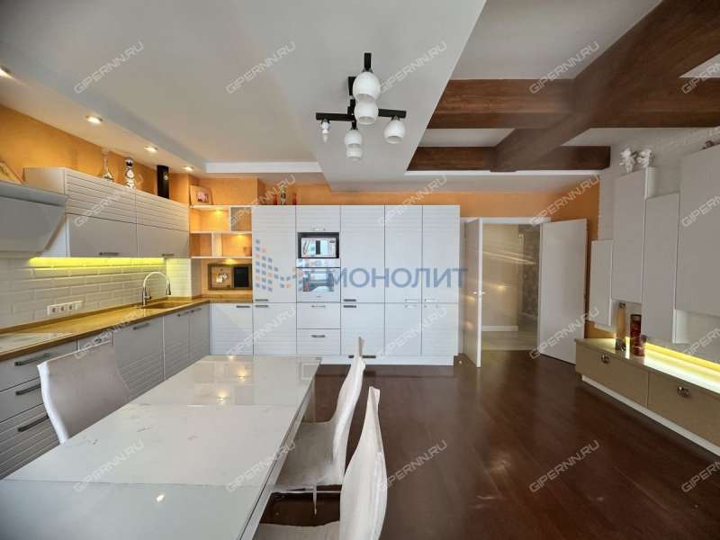 трёхкомнатная квартира на Мещерском бульваре дом 9