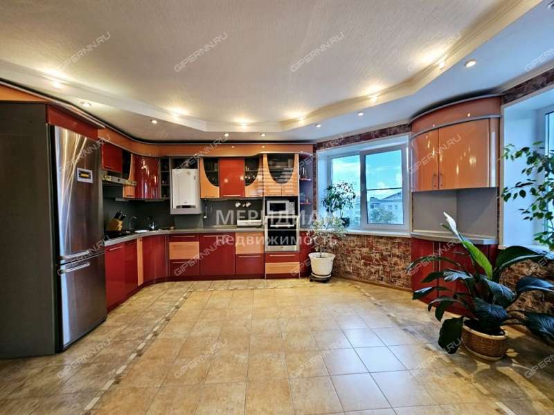 трёхкомнатная квартира на улице Ленина дом 161/2 город Бор