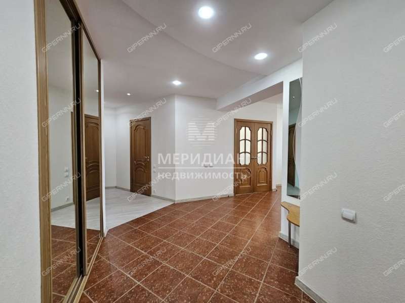 трёхкомнатная квартира на Арзамасской улице дом 5