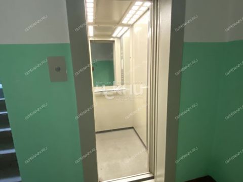 4-komnatnaya-ul-krasnodoncev-d-21-k1 фото